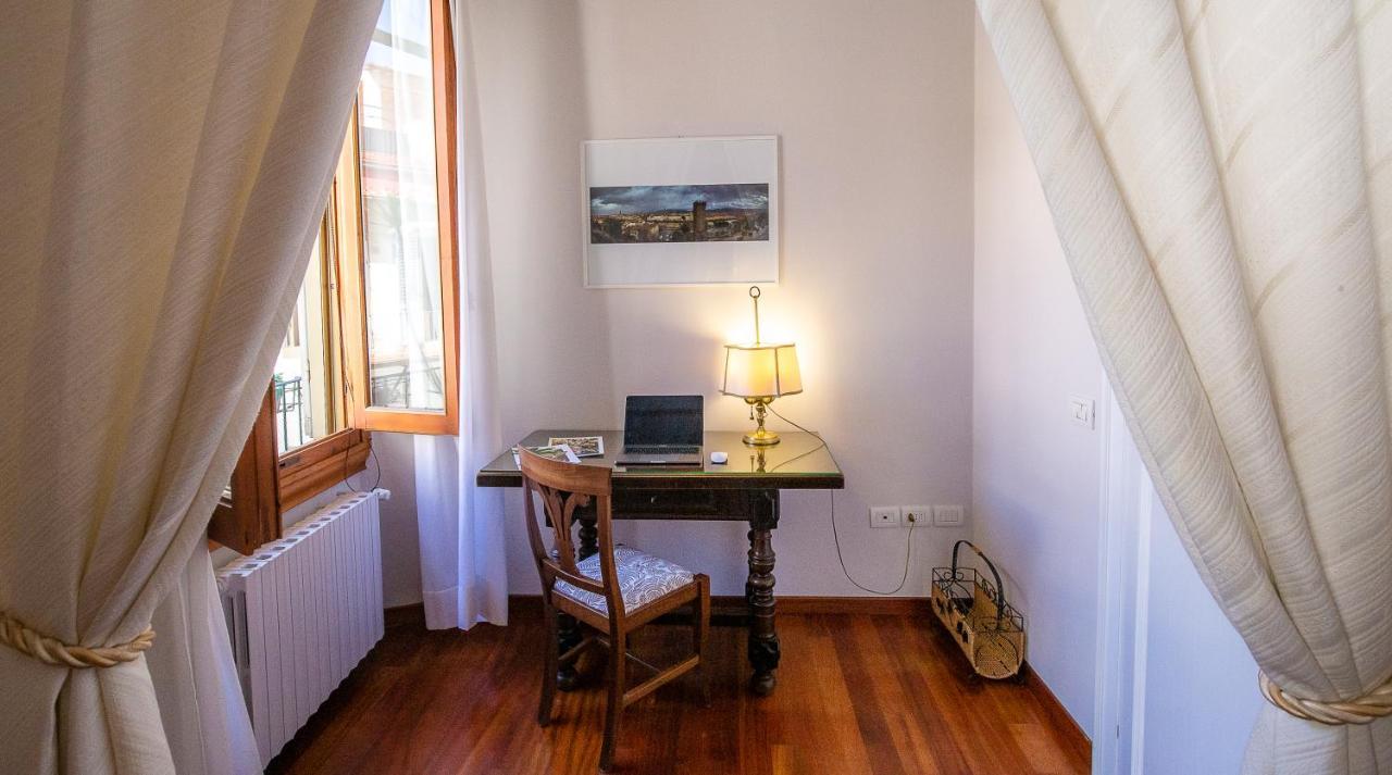Acacia Firenze -Tulipano Apartment Bagian luar foto